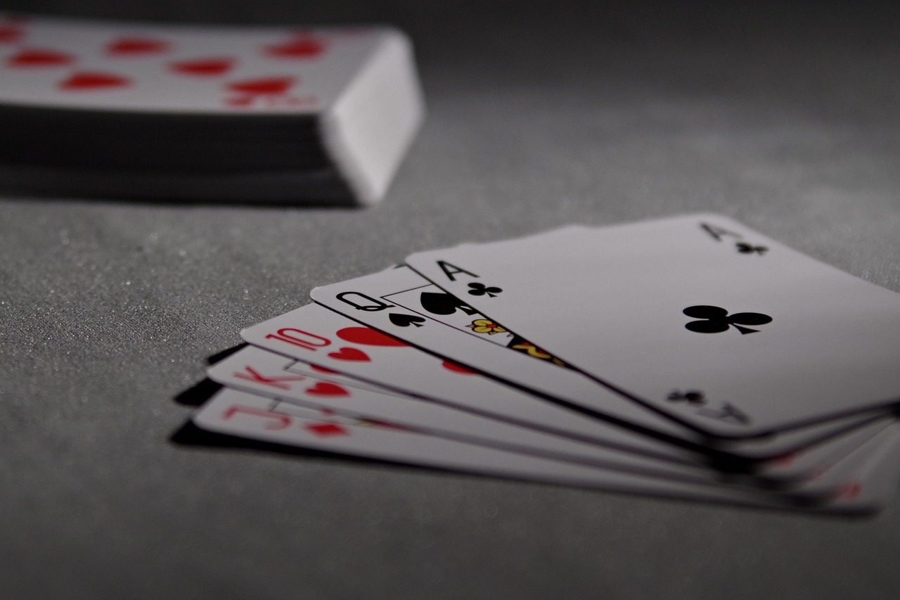 Playing cards, poker, bridge — Sports Gambling